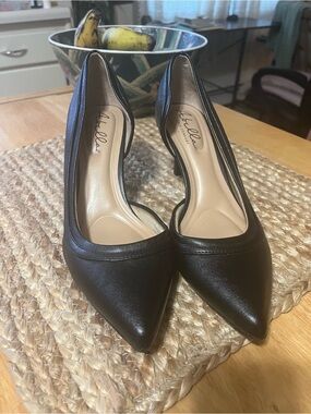 Abella Black Pointed D'Orsay Pump